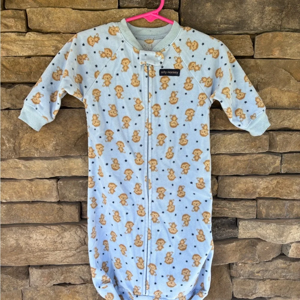 Set of three sleep sacks carters size‎ 6-9 months fleece
